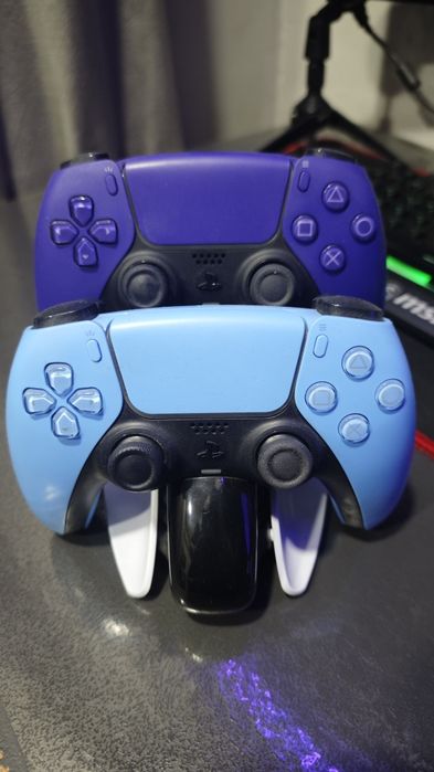 продам два джойстика PS5 оригинал с коробкой — фото, Алматы