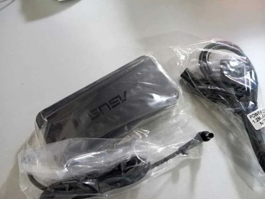 на ноутбук ASUS зарядка блок питания (на разъём с иглой) — фото, Алматы